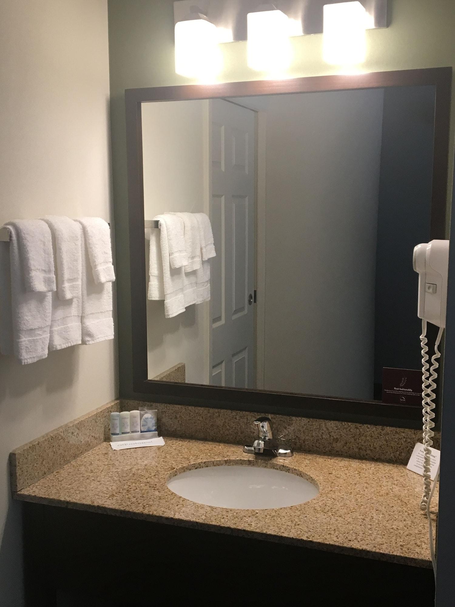 Sleep Inn & Suites Queensbury - Lake George Екстер'єр фото