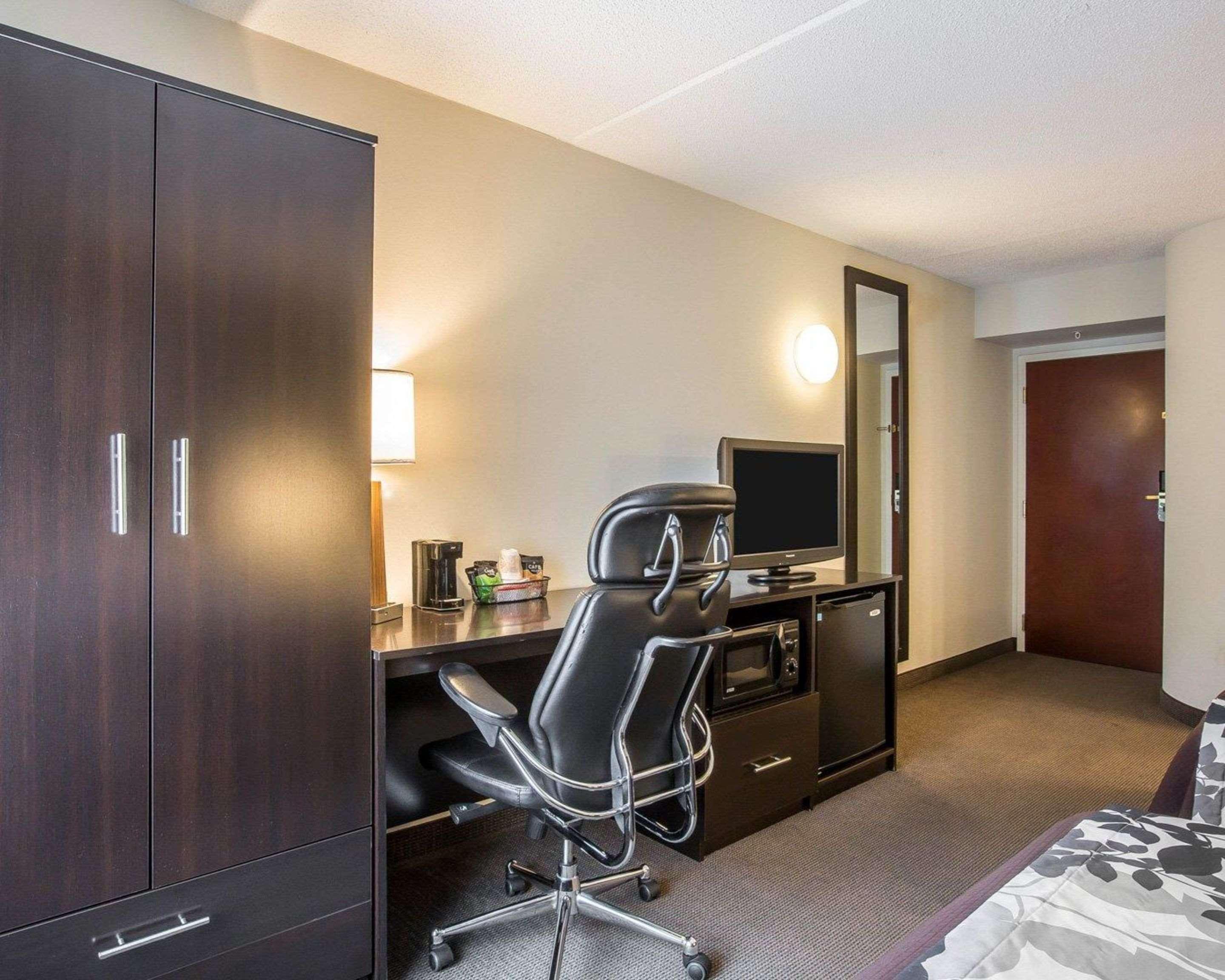 Sleep Inn & Suites Queensbury - Lake George Екстер'єр фото