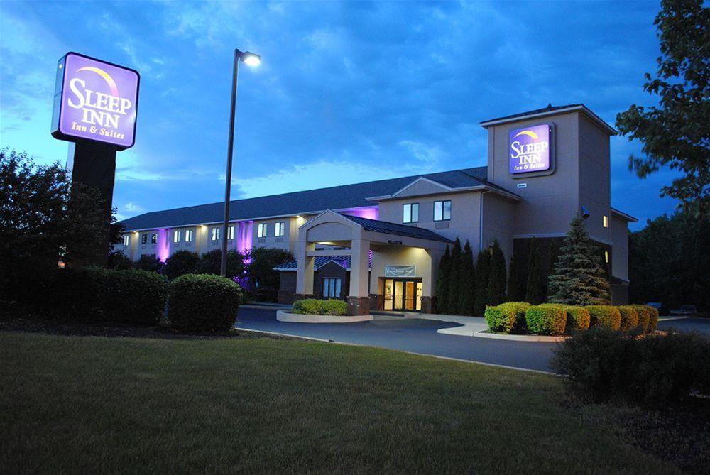 Sleep Inn & Suites Queensbury - Lake George Екстер'єр фото