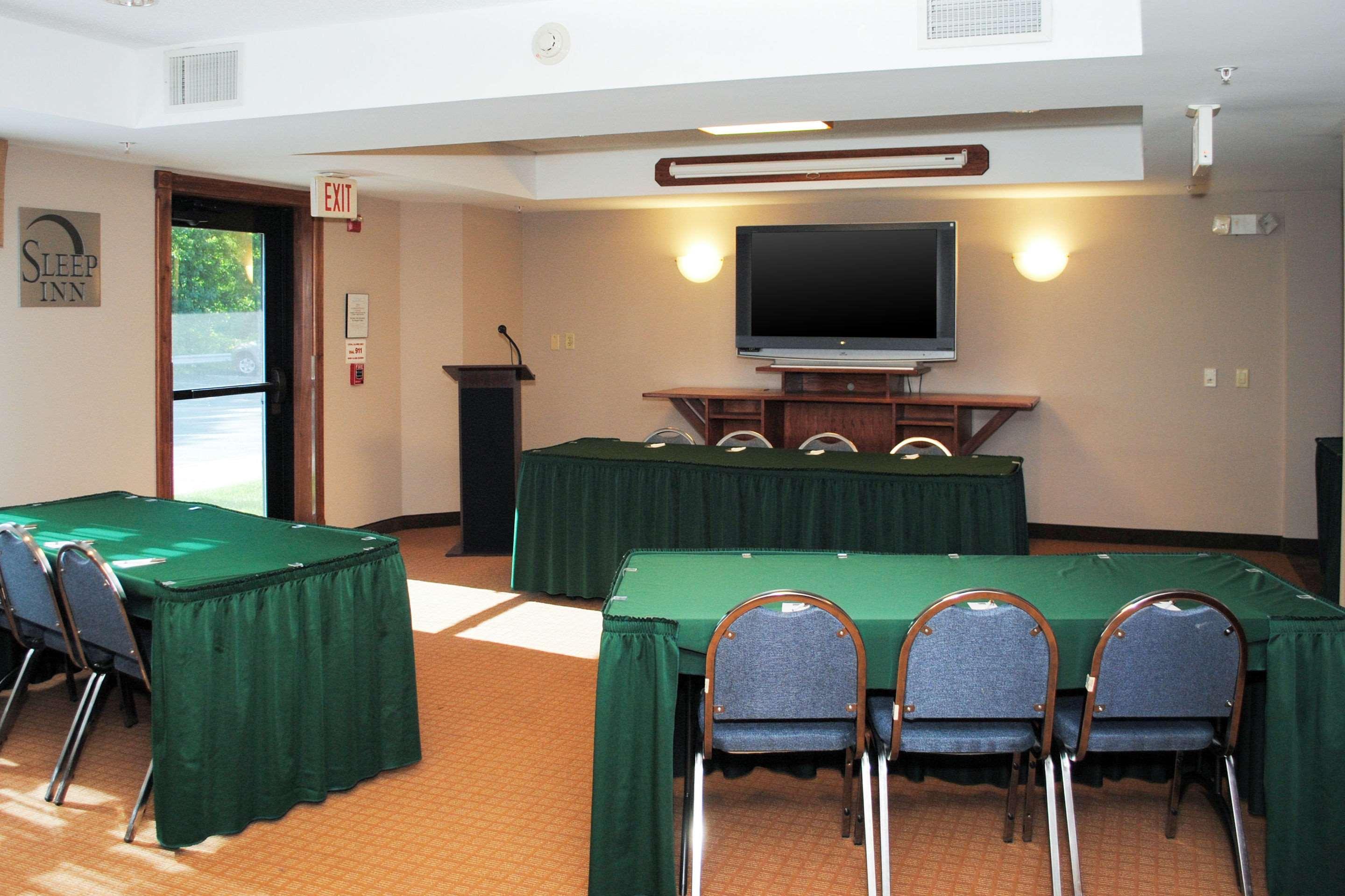 Sleep Inn & Suites Queensbury - Lake George Екстер'єр фото