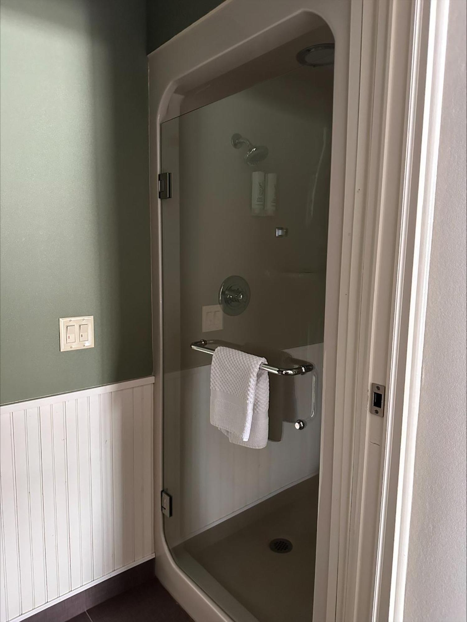 Sleep Inn & Suites Queensbury - Lake George Екстер'єр фото