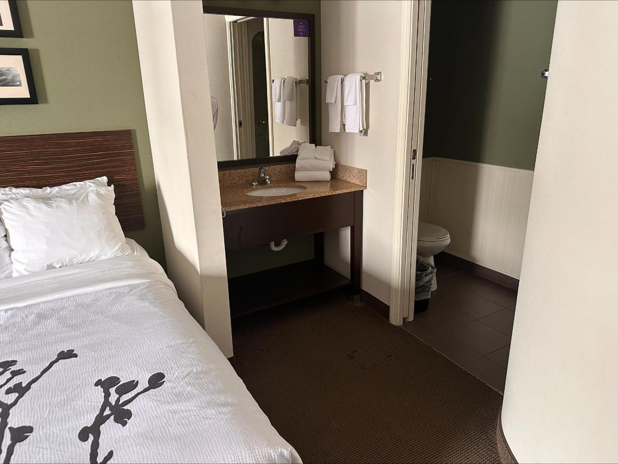 Sleep Inn & Suites Queensbury - Lake George Екстер'єр фото