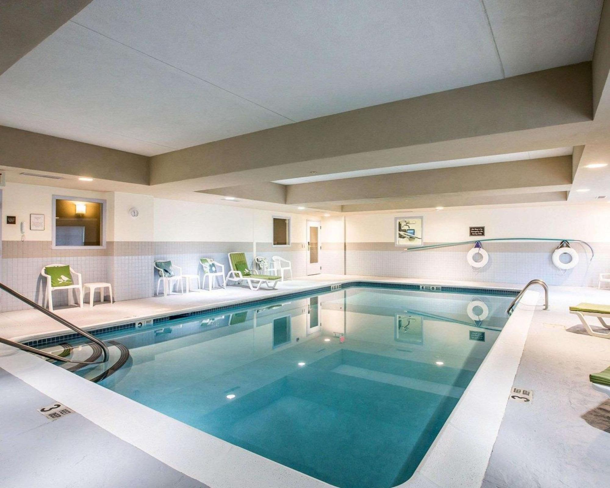 Sleep Inn & Suites Queensbury - Lake George Екстер'єр фото