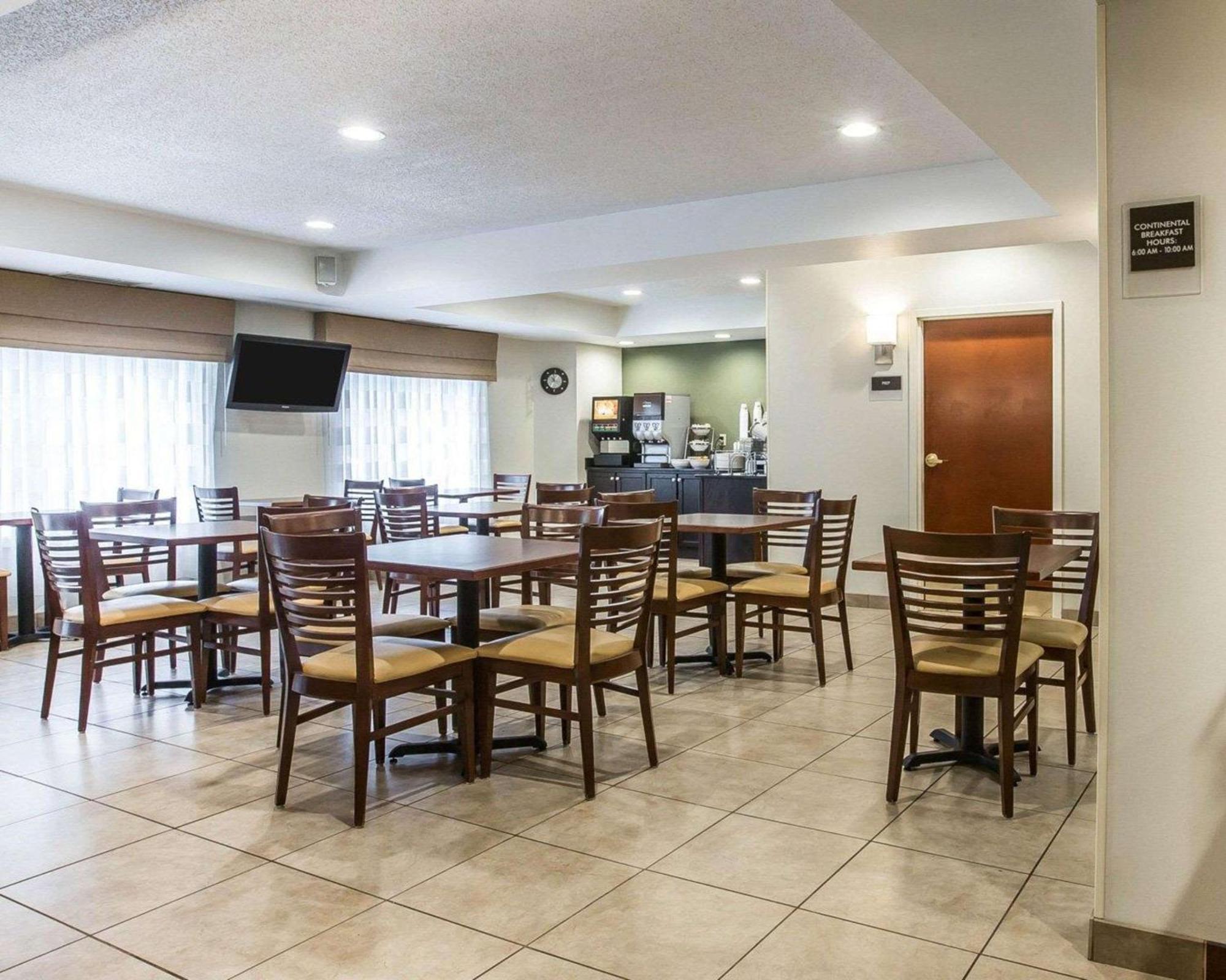 Sleep Inn & Suites Queensbury - Lake George Екстер'єр фото