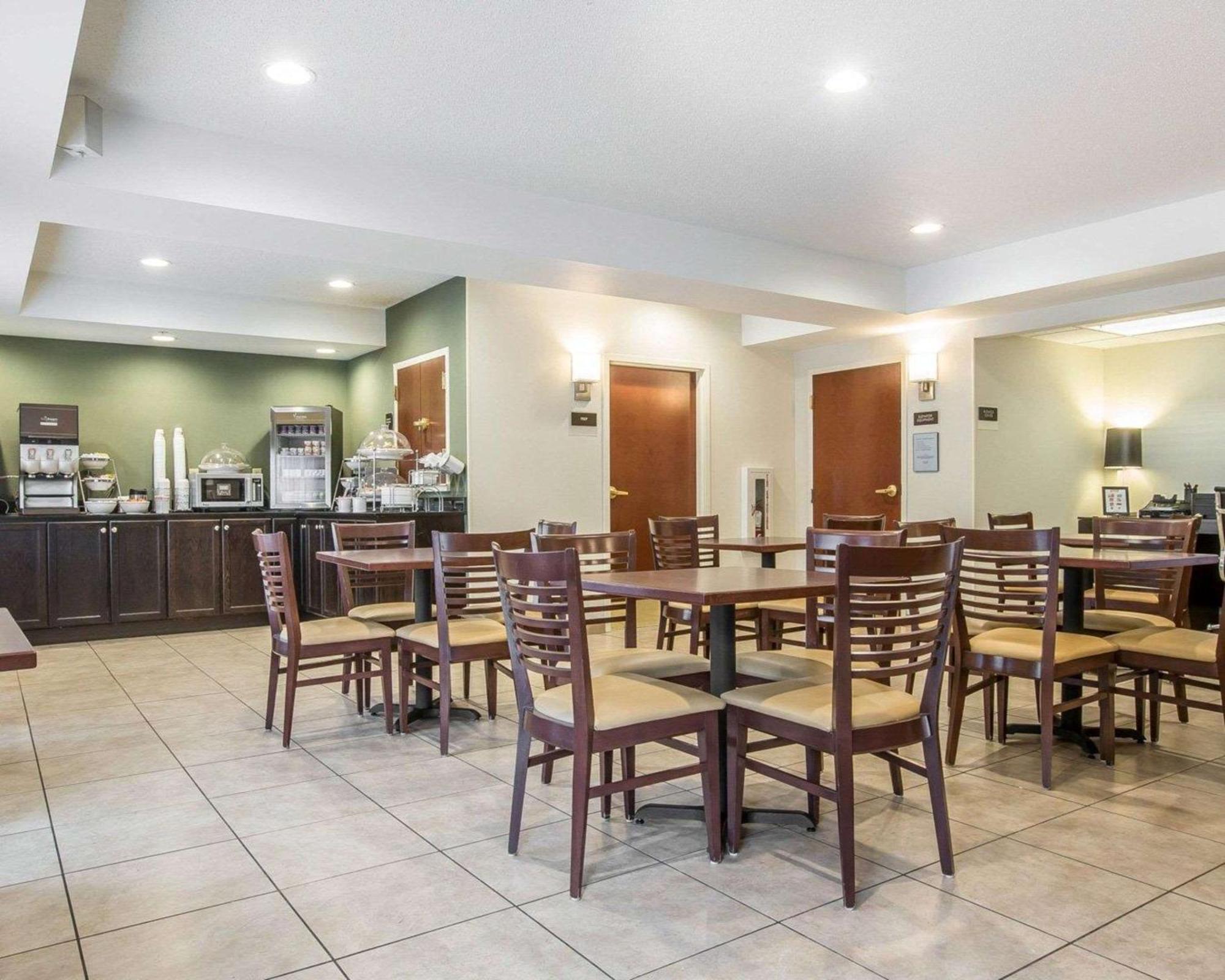Sleep Inn & Suites Queensbury - Lake George Екстер'єр фото