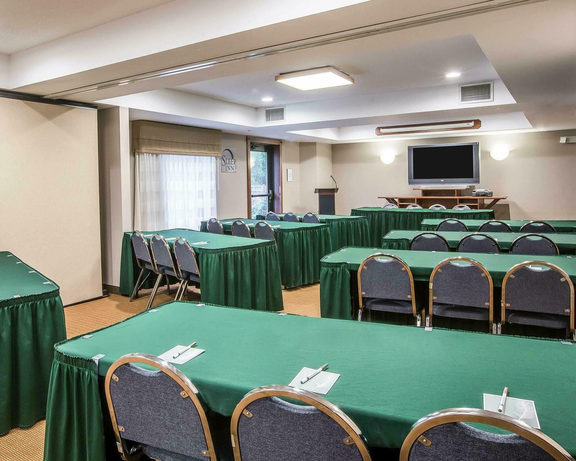 Sleep Inn & Suites Queensbury - Lake George Екстер'єр фото
